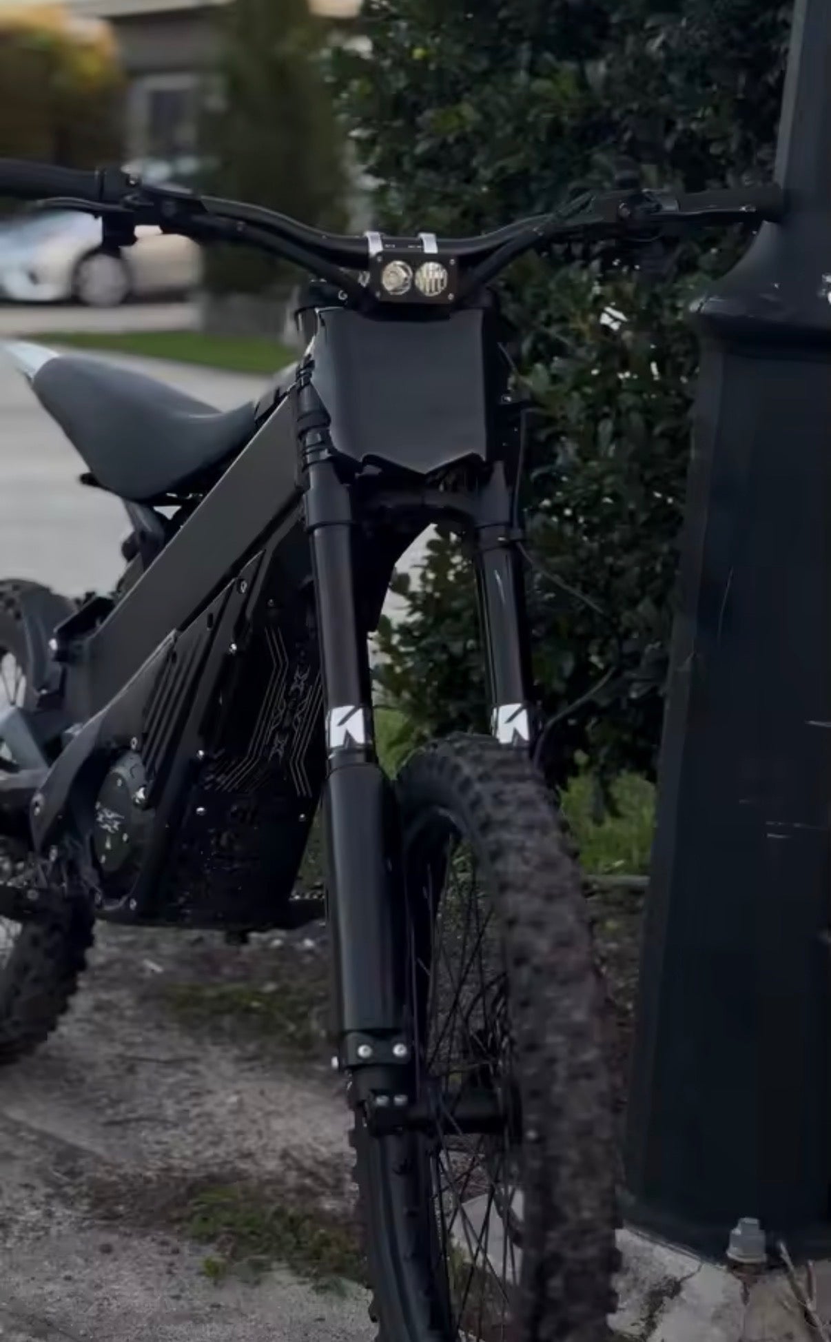 Glossy motocutz plate+plus keychain